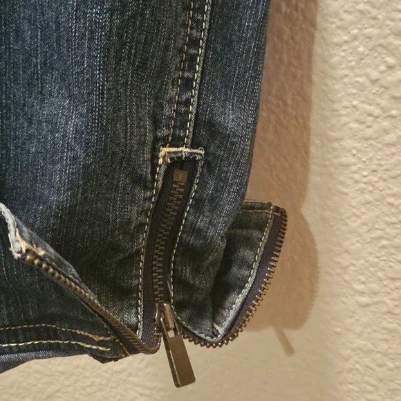 EXPRESS Denim Jacket / Cropped / Ruched Back / Zipper Sleeves - Picture 8 of 8